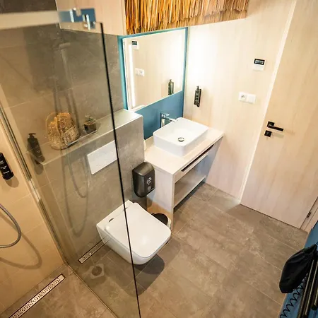 Malino & Residences - And Bike * ルジョムベロク