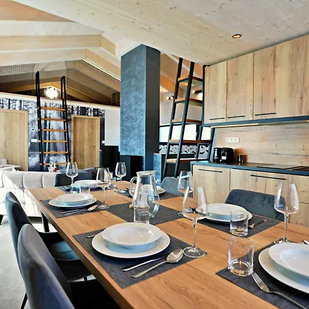 Malino & Residences - And Bike Apartment