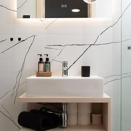 Malino & Residences - And Bike Apartment